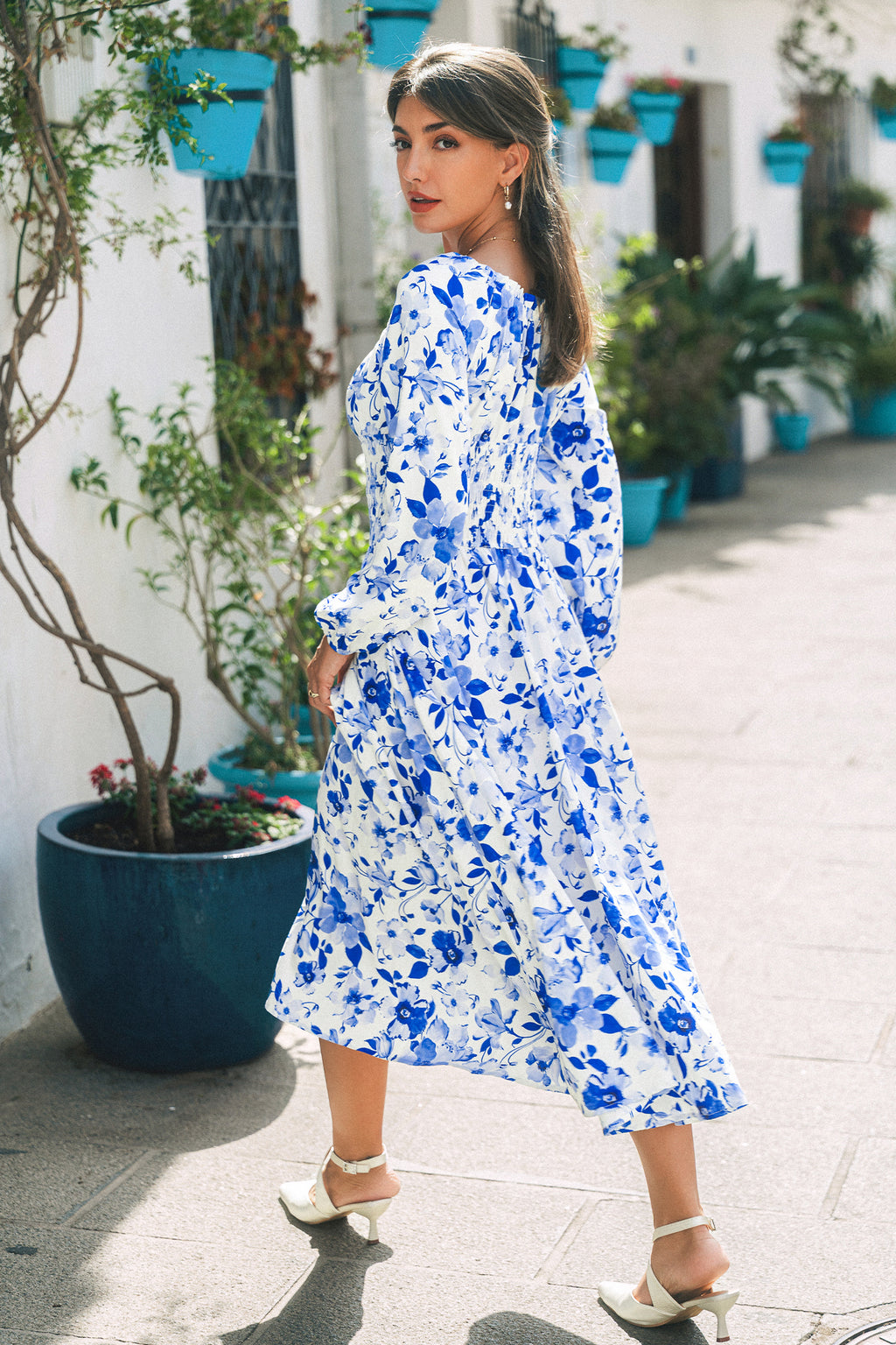 Blaues Geblümtes Gesmoktes Rundhals Maxikleid
