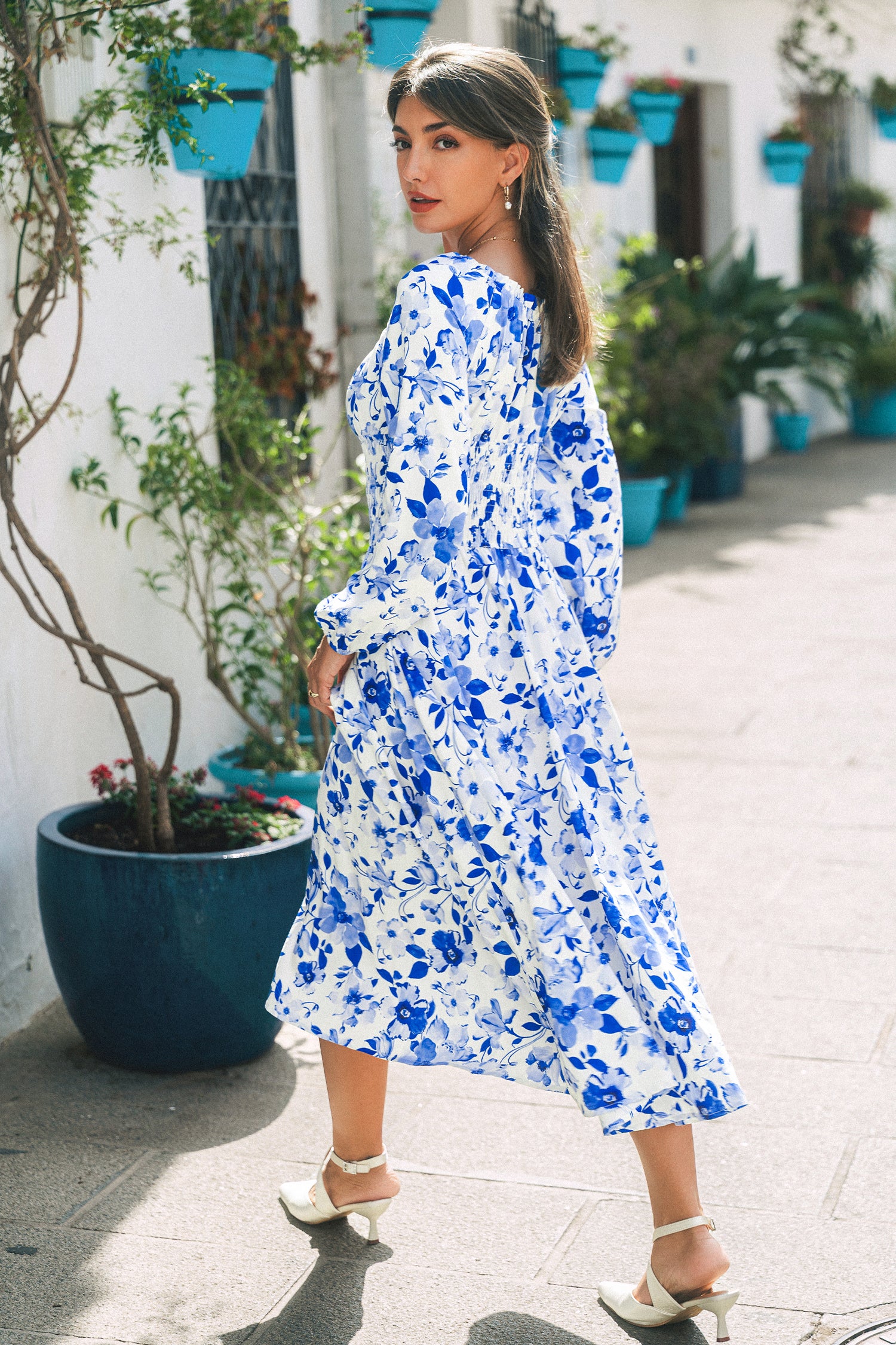 Blaues Geblümtes Gesmoktes Rundhals Maxikleid
