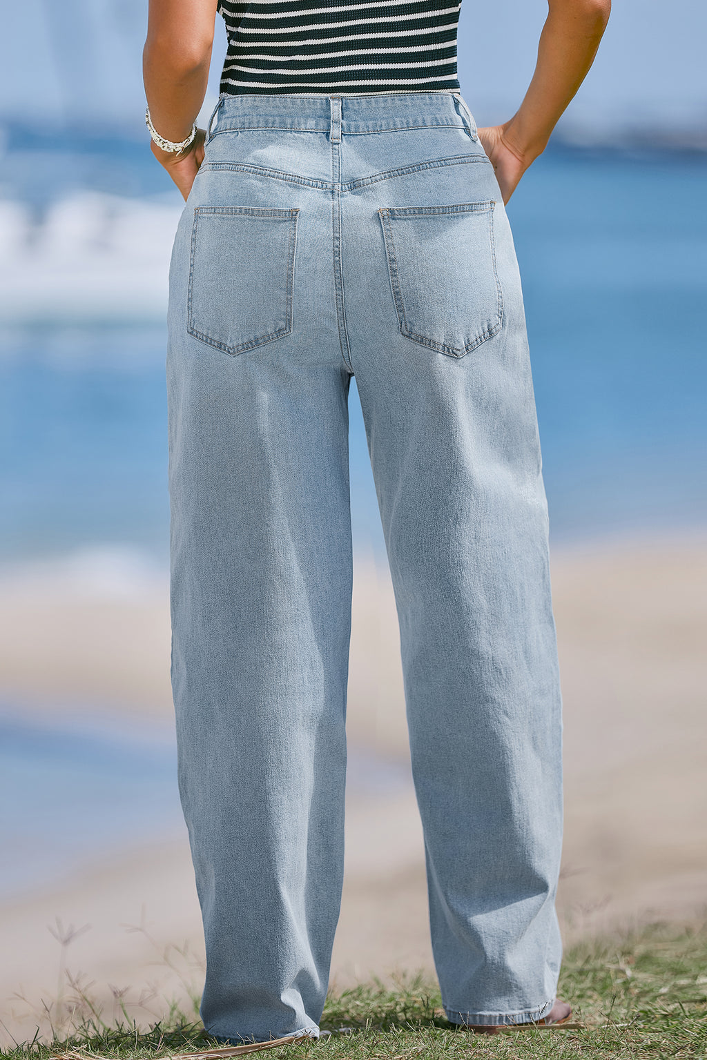 Hellblaue Barrel Jeans