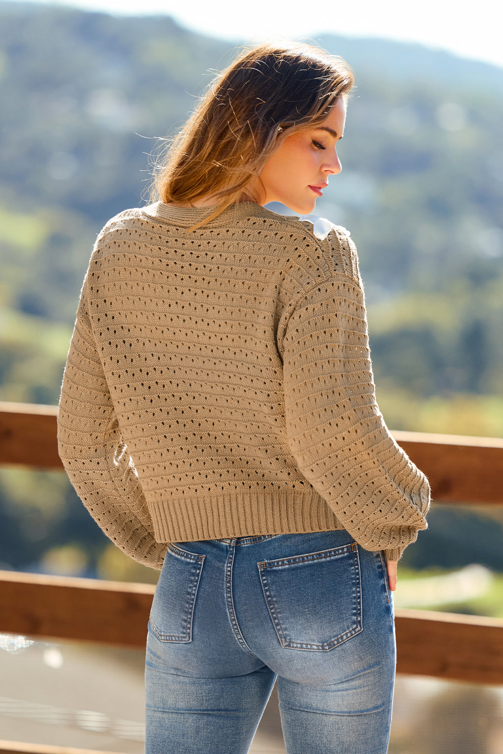 Hellbrauner V-Ausschnitt Pullover