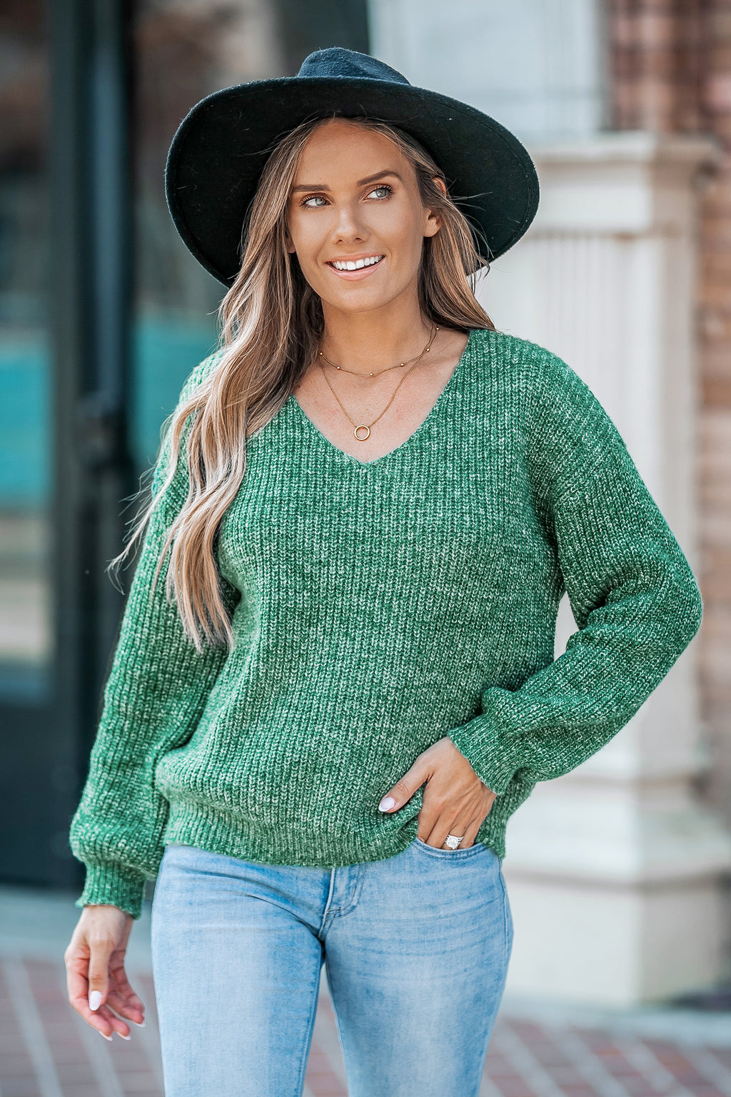 Grüner langärmeliger Drop-Shoulder-Pullover mit V-Ausschnitt