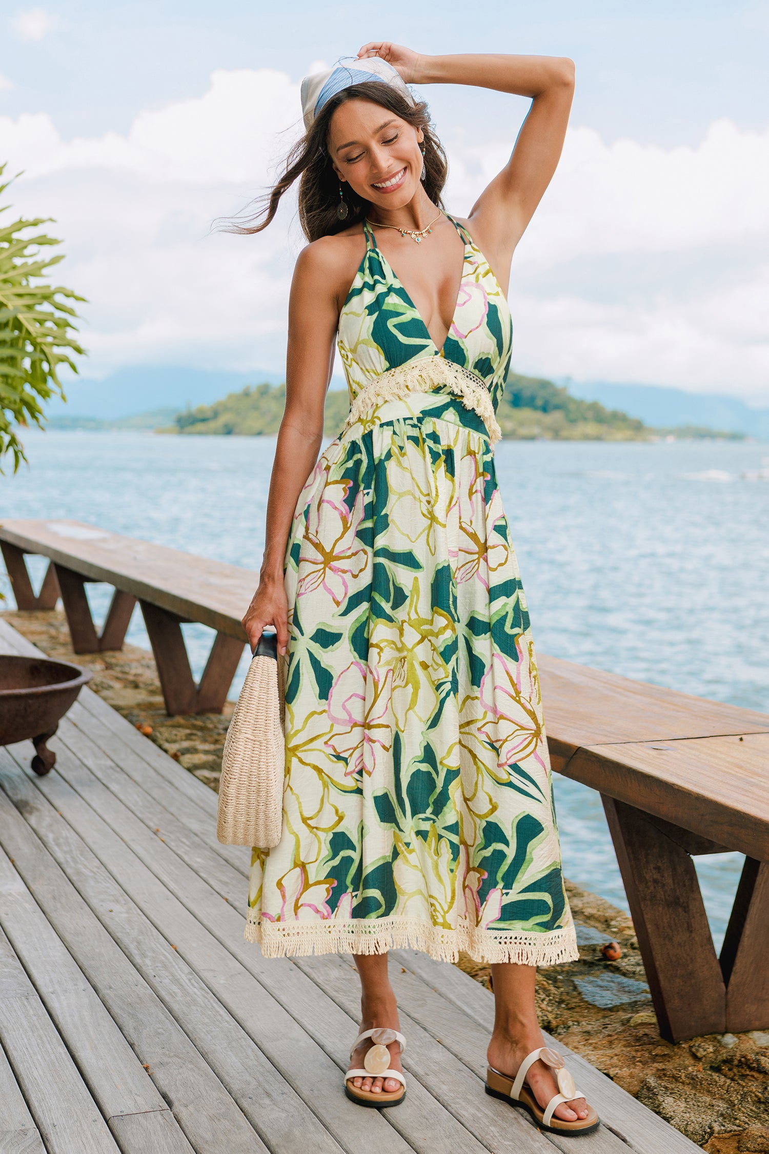 Geblümtes Maxi-Strandkleid mit tiefem Ausschnitt